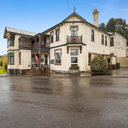 Bischoff Hotel Waratah Extérieur photo