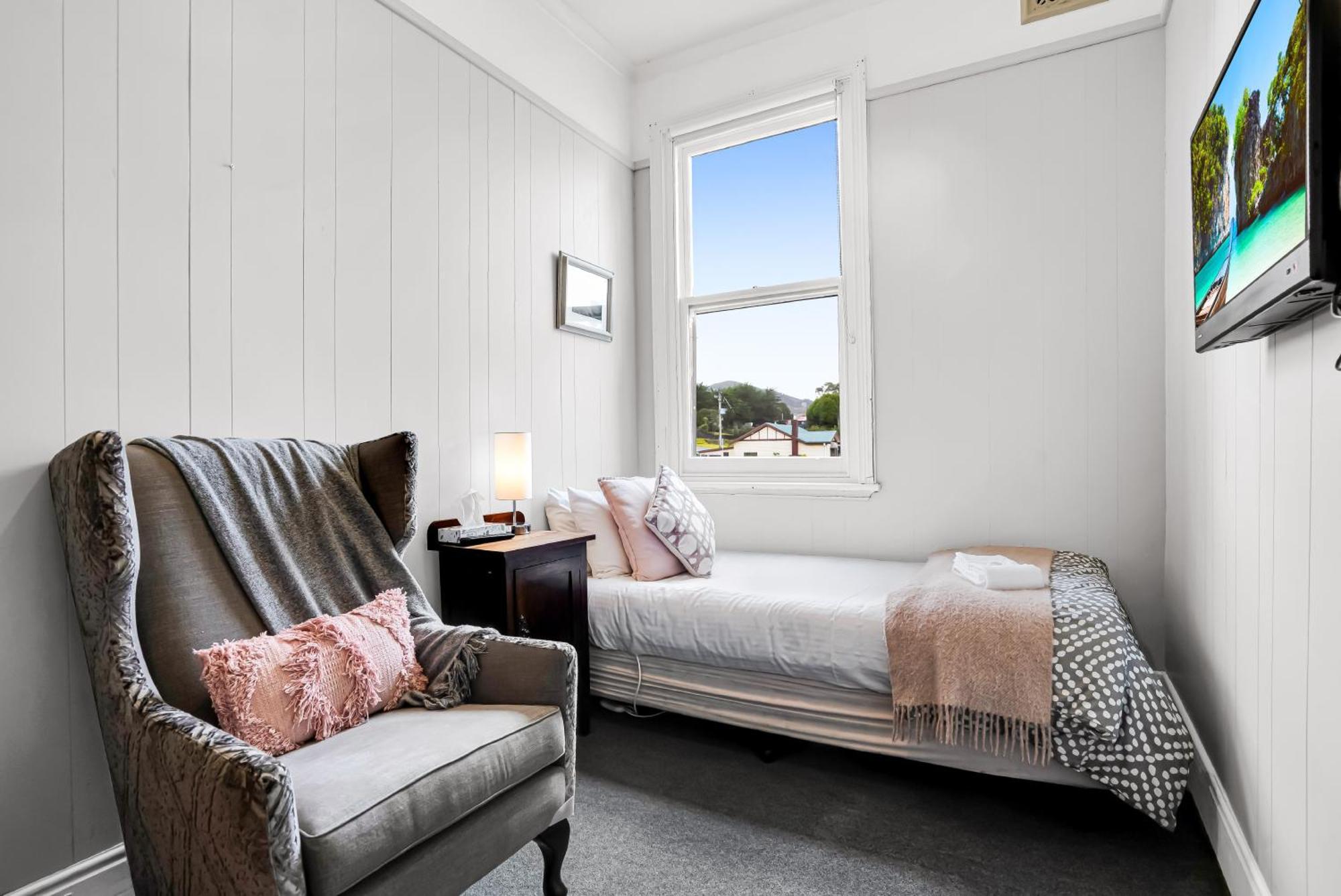 Bischoff Hotel Waratah Extérieur photo