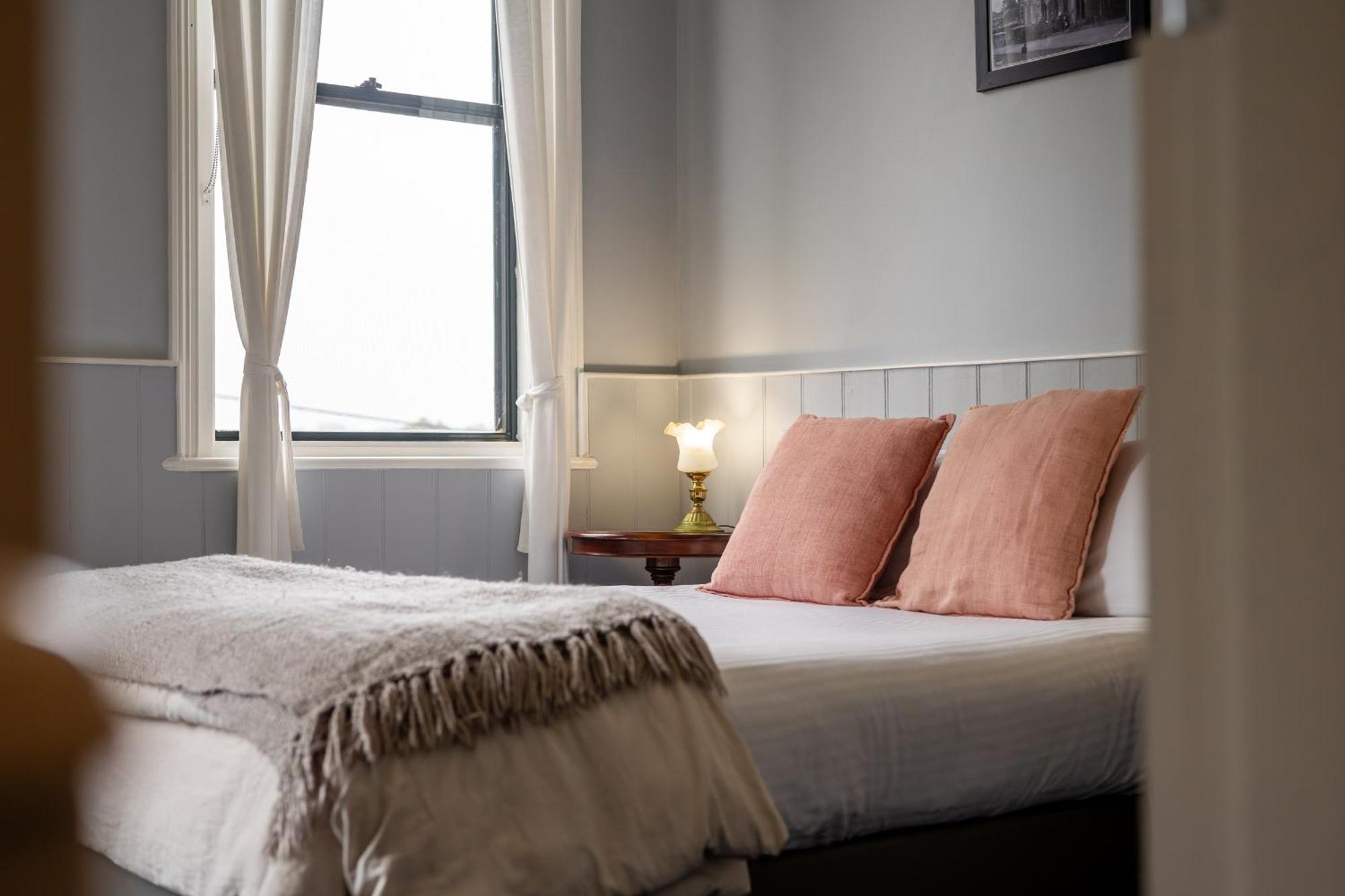 Bischoff Hotel Waratah Chambre photo