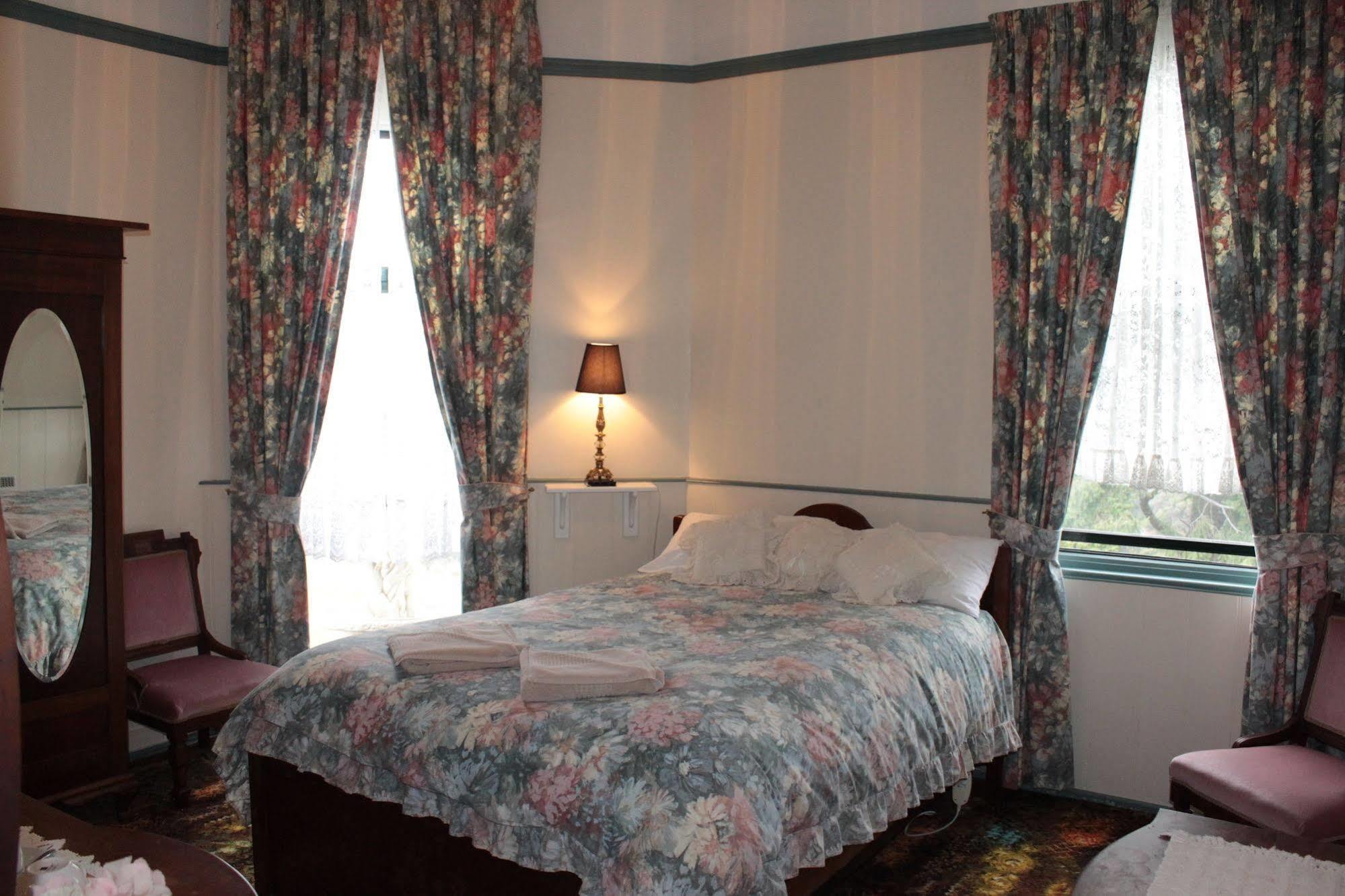 Bischoff Hotel Waratah Extérieur photo