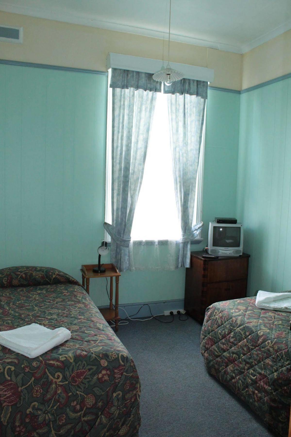 Bischoff Hotel Waratah Extérieur photo
