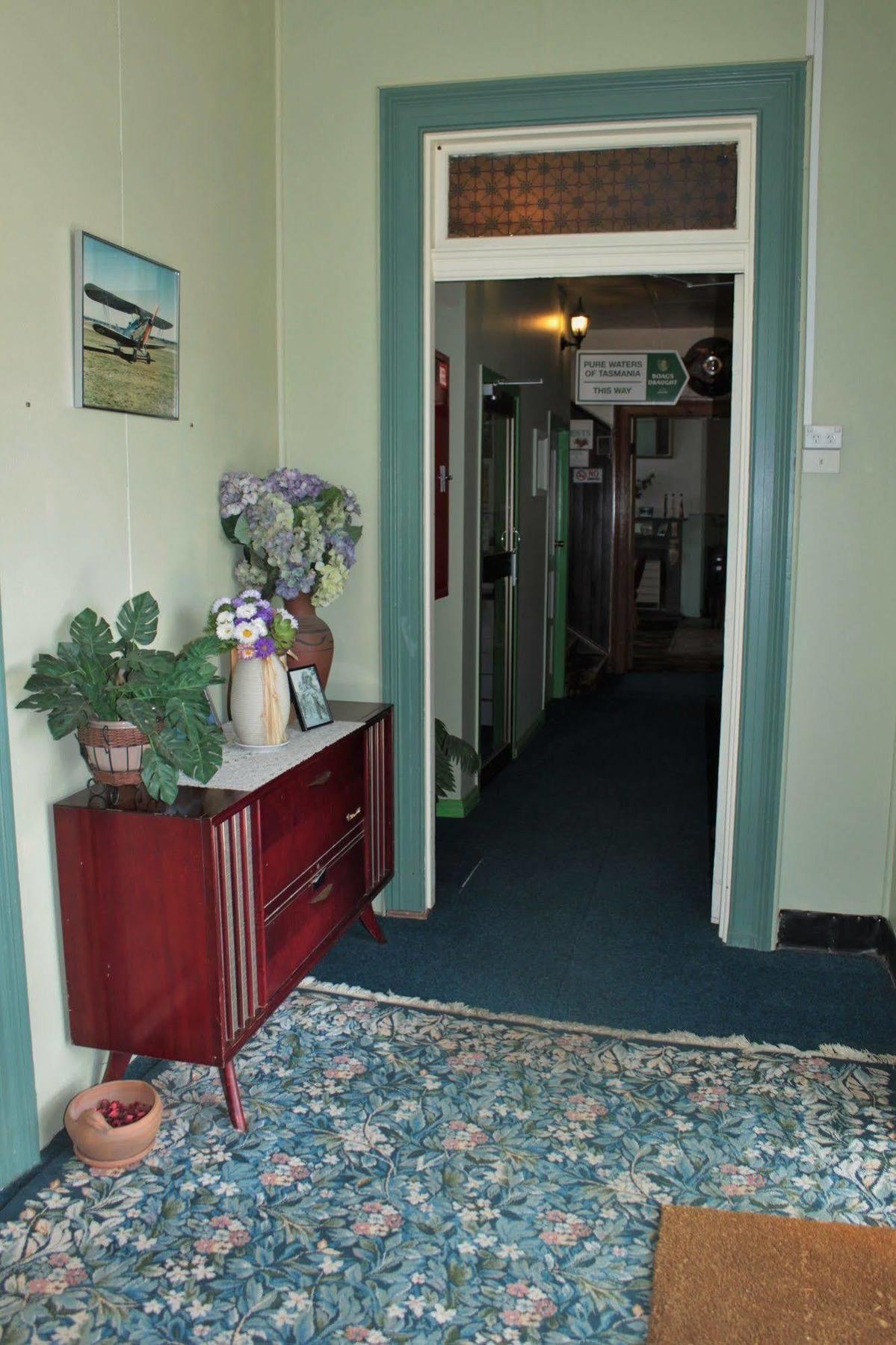 Bischoff Hotel Waratah Extérieur photo
