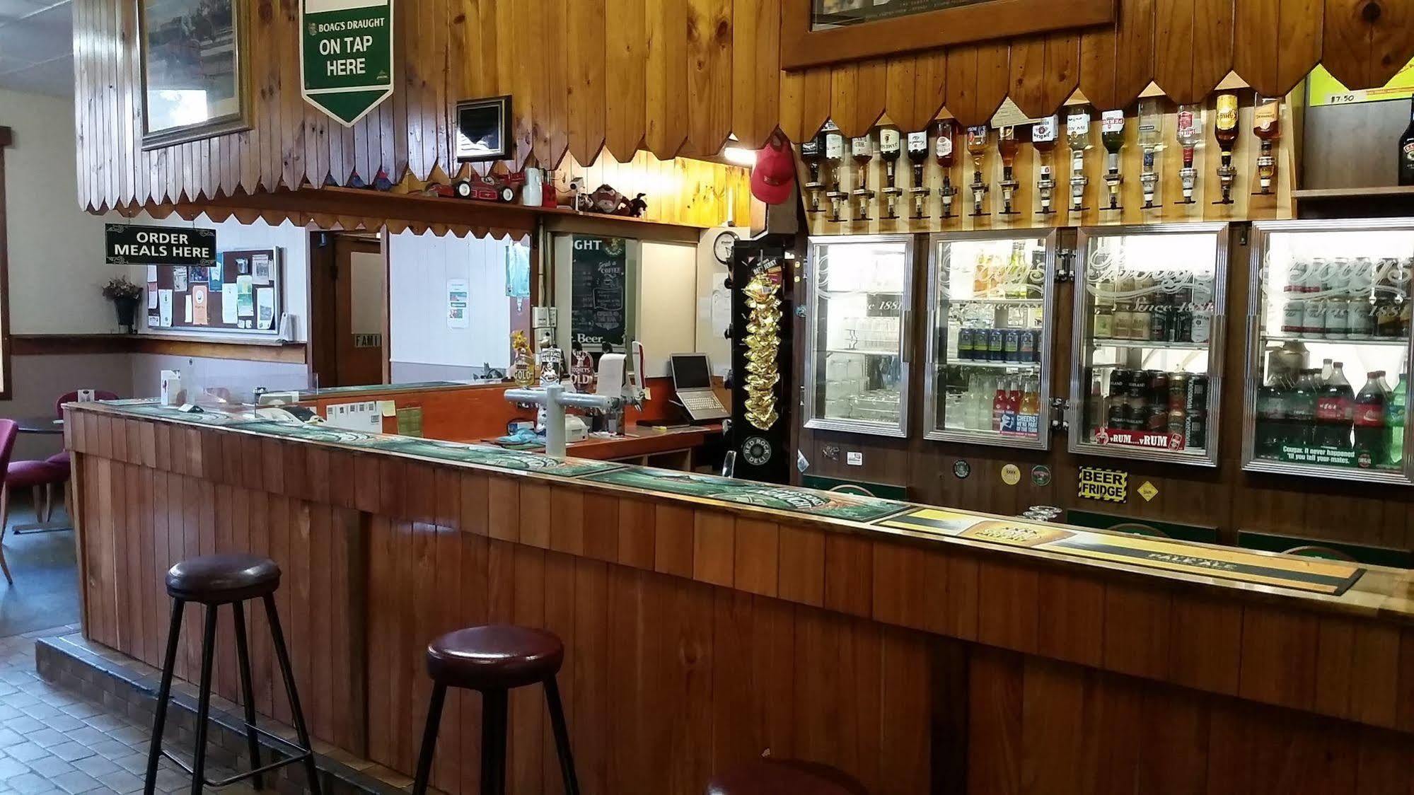 Bischoff Hotel Waratah Extérieur photo